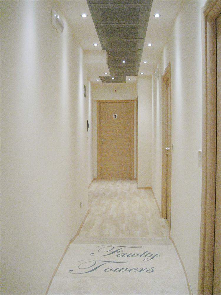 Hotel Fawlty Towers Рим Экстерьер фото